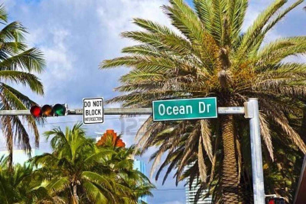 Deal! 2 Bedroom Modern Beachfront By Yourent! * Miami Beach