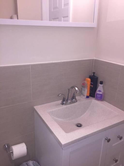 Deal! 2 Bedroom Modern Beachfront By Yourent!