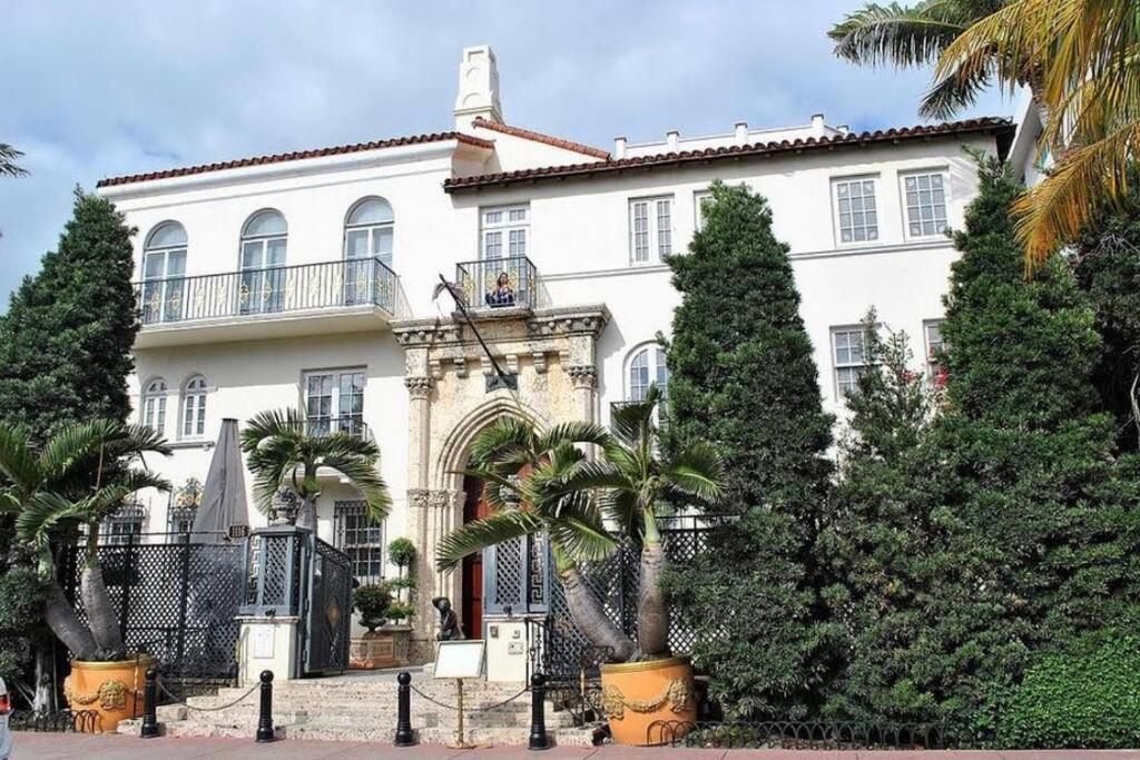 Deal! 2 Bedroom Modern Beachfront By Yourent! * Miami Beach
